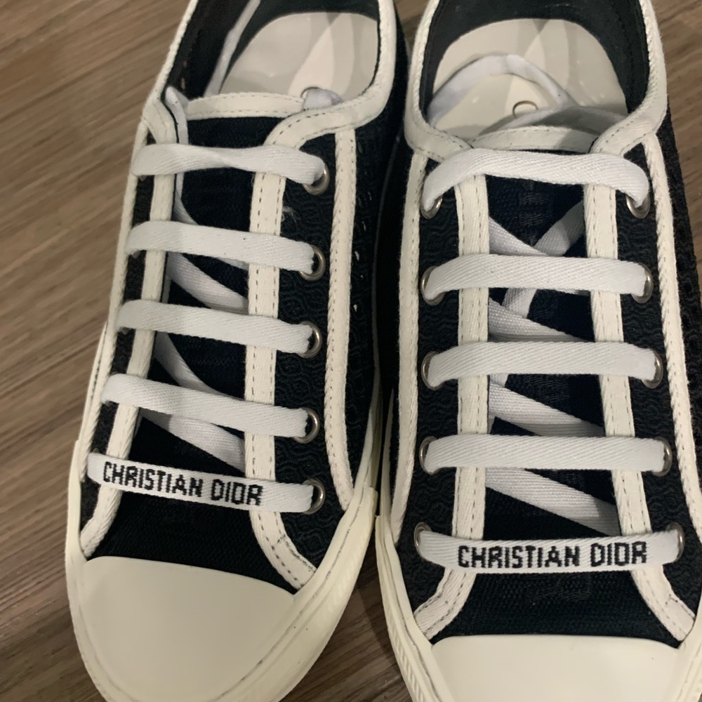 Dior black sneaker completed new!